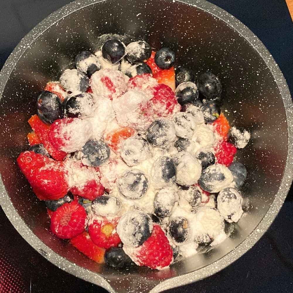 Making berry compote with allulose