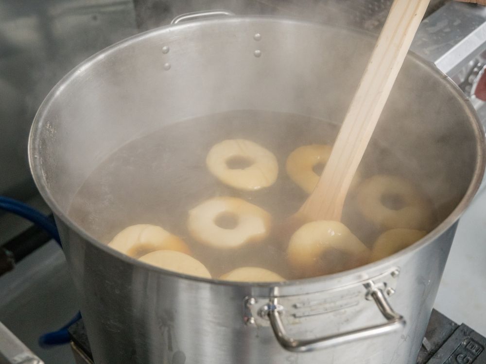 Boiling the bagels process