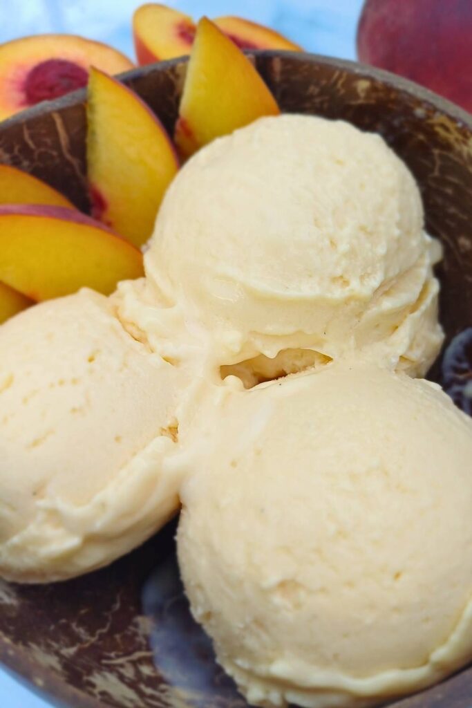 Peach frozen yogurt