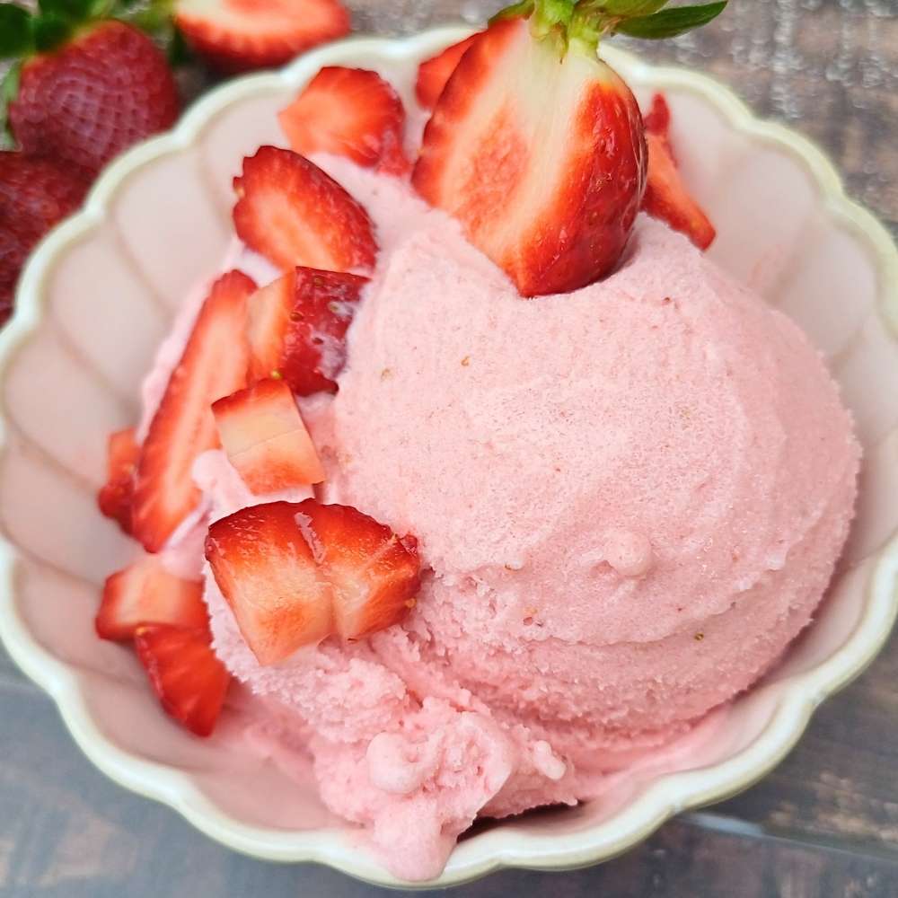 Strawberry ice cream made with allulose