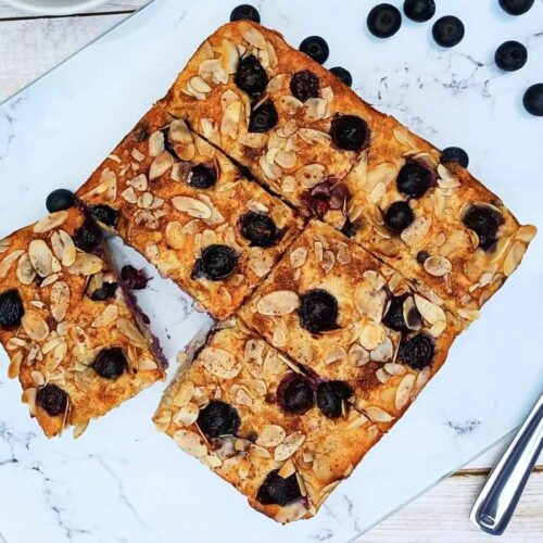 Blueberry cottage cheese brakfast bake with oats