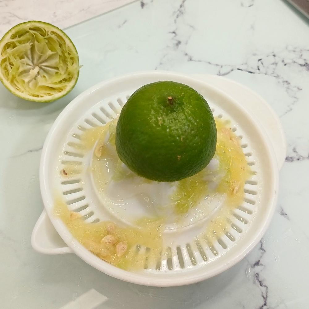 lime sqeezing