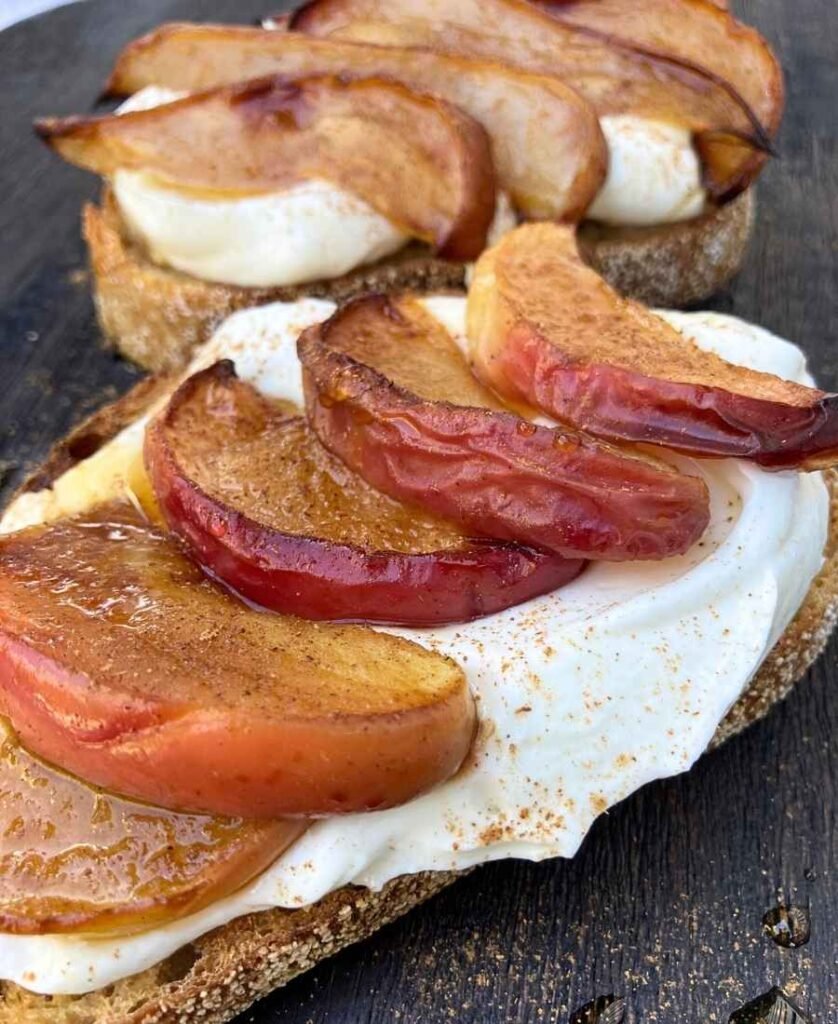 caramelized apple on cottage cheese toast