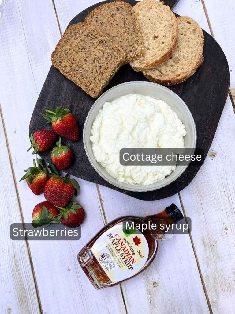Cottage cheese on toast with fruit