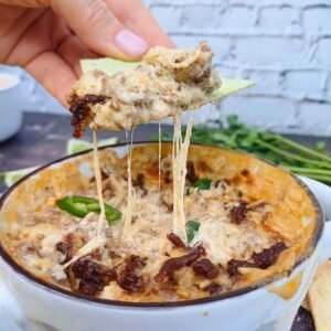Queso con carne with cottage cheese